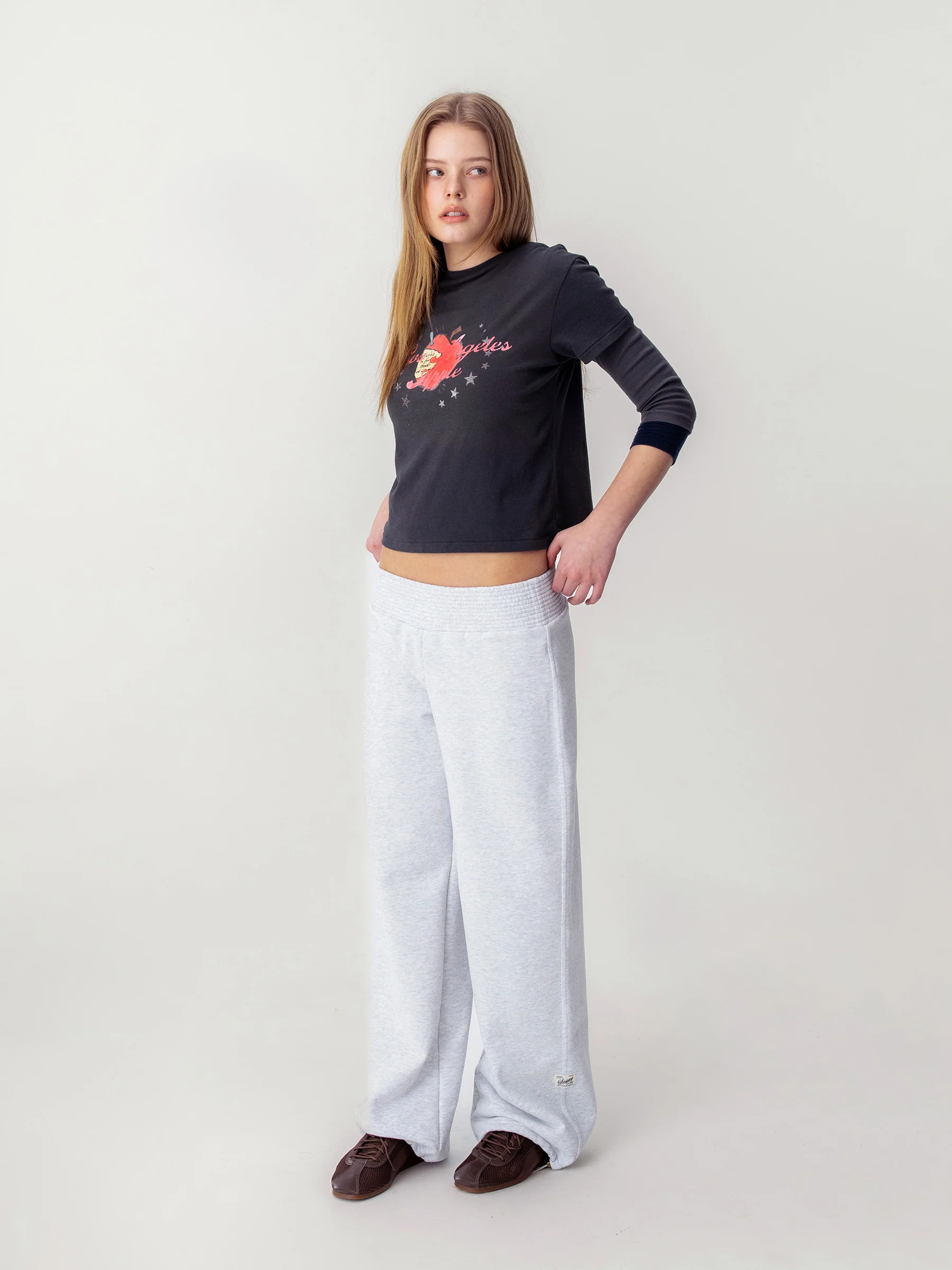 APPLE GRAPHIC TEE - Image 7