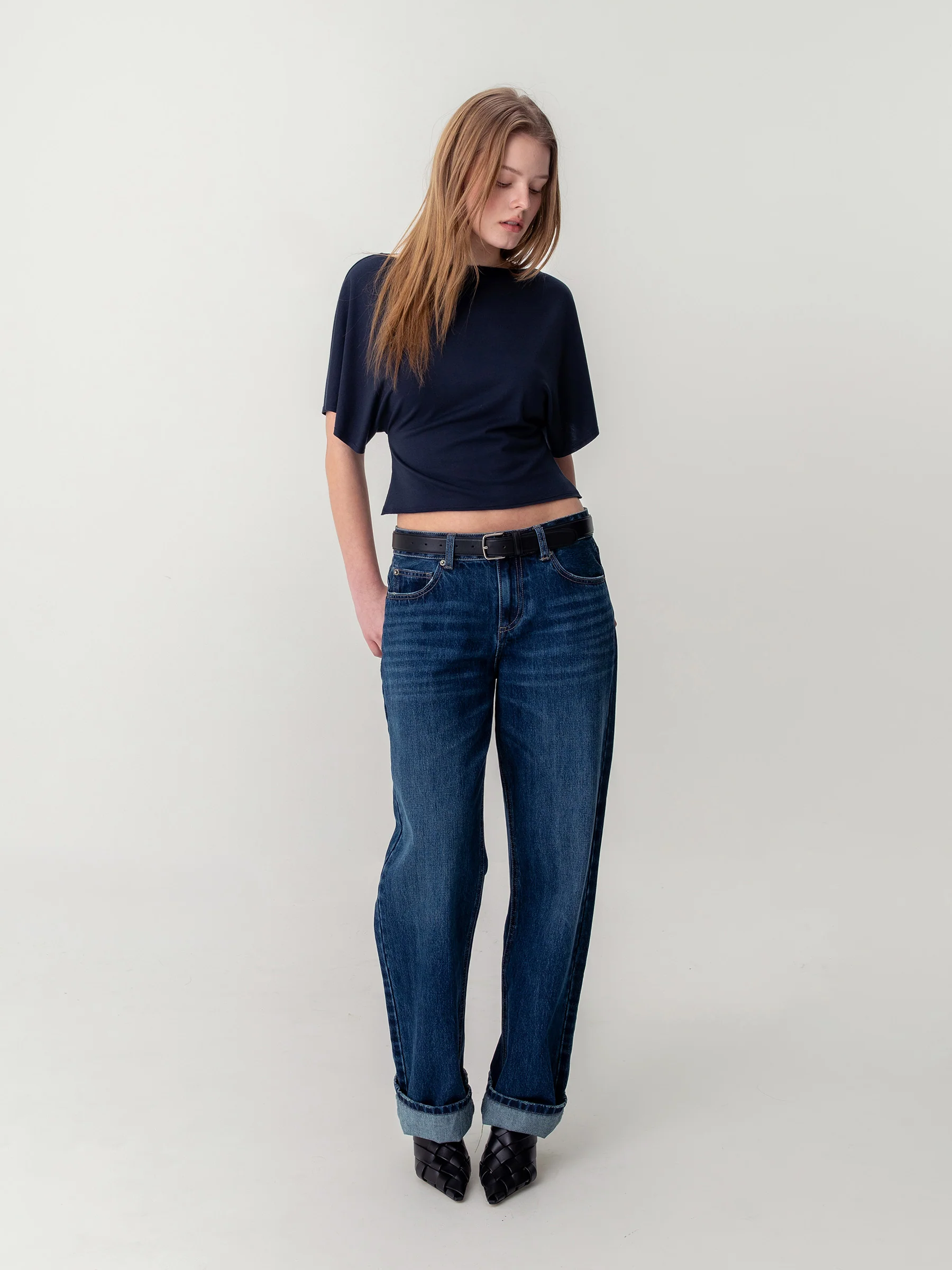 CINCH BACK ROLL-UP JEANS (BLUE) - Image 4