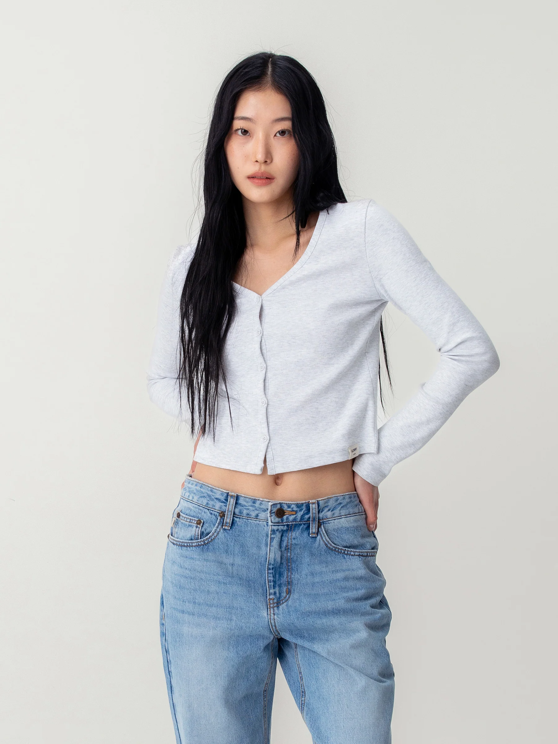 G CLASSIC V-NECK CARDIGAN - Image 8