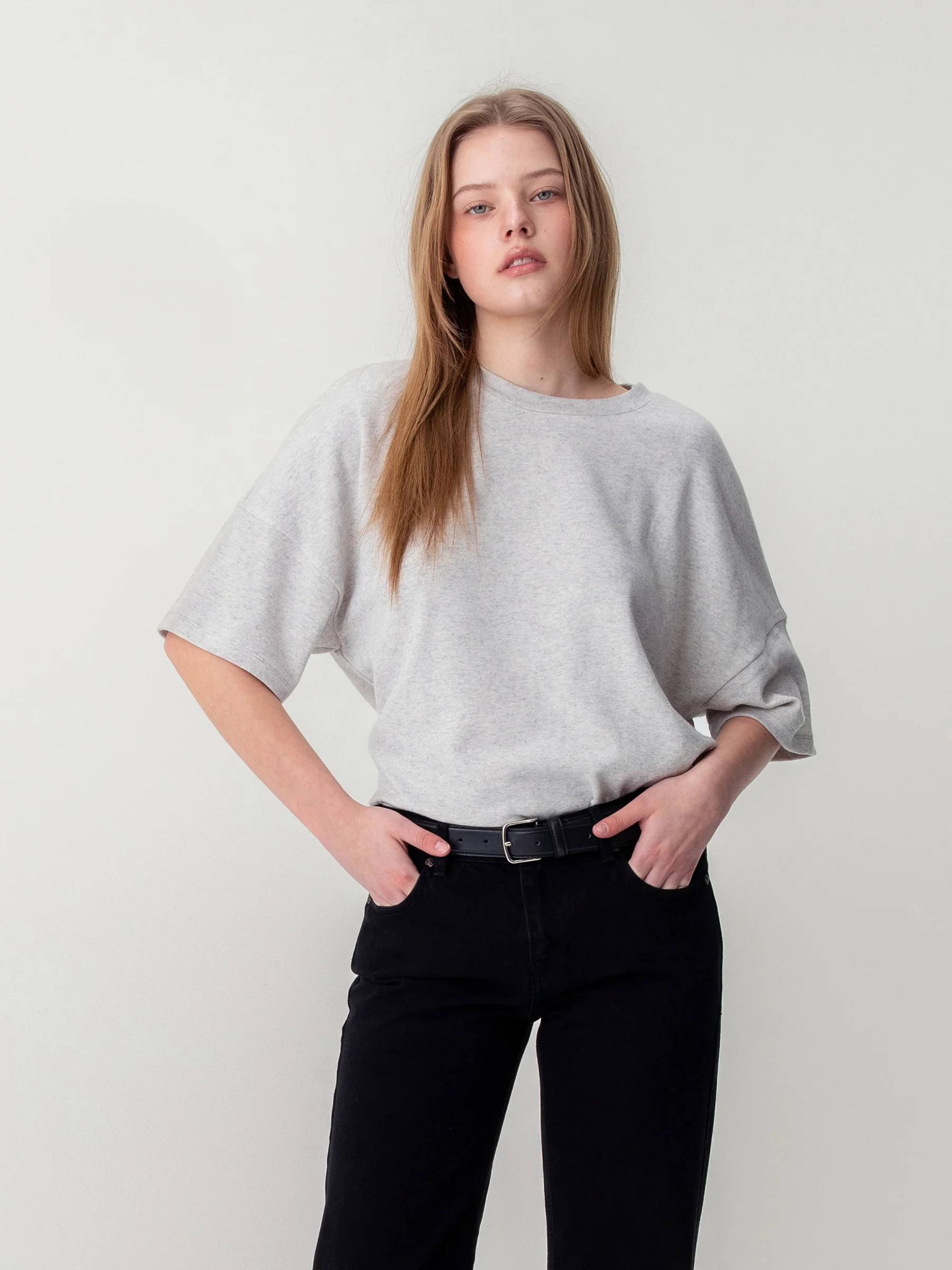 G COZY BOX TEE - Image 10