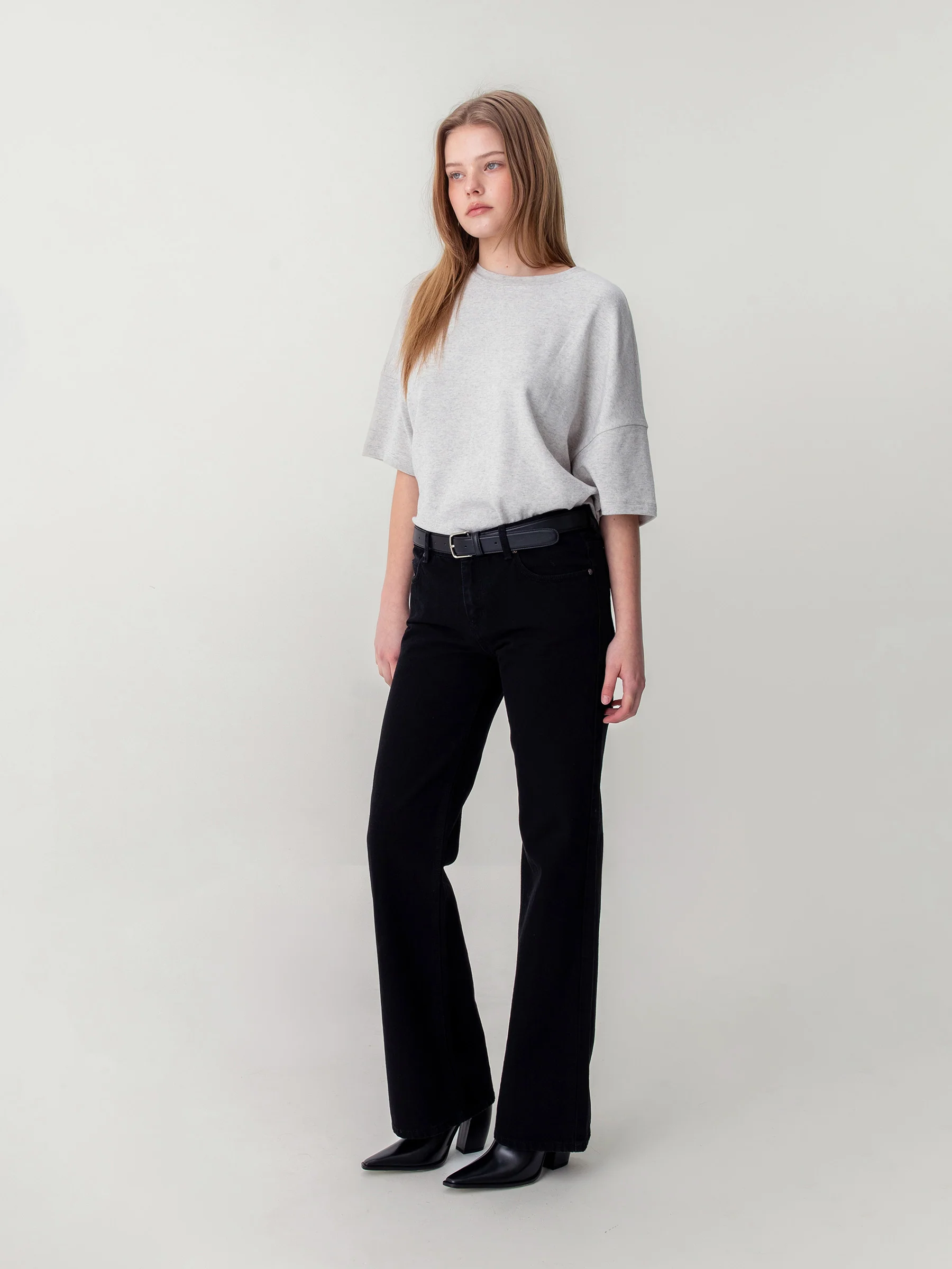 G COZY BOX TEE - Image 11