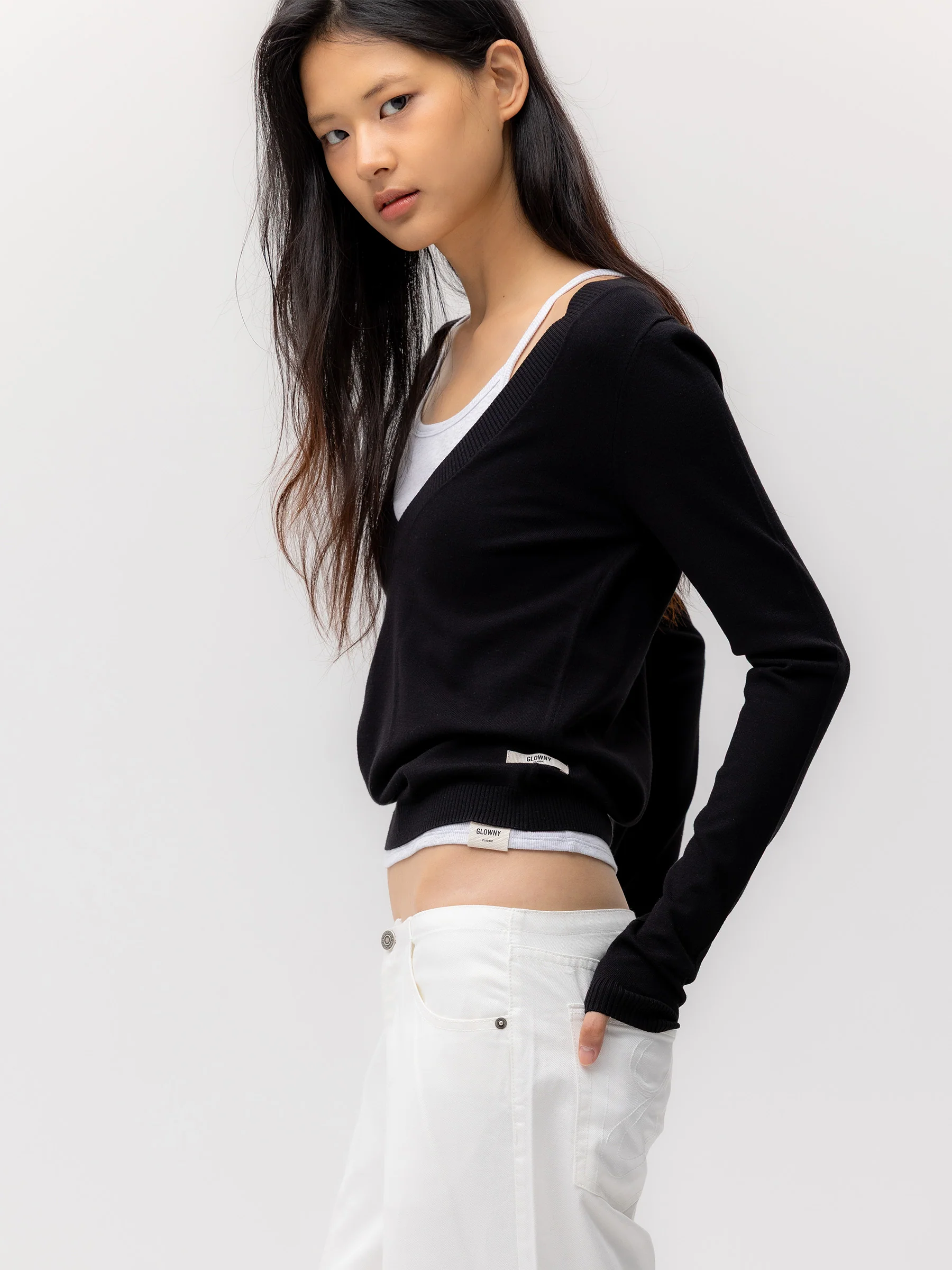G DEEP V-NECK KNIT - Image 11