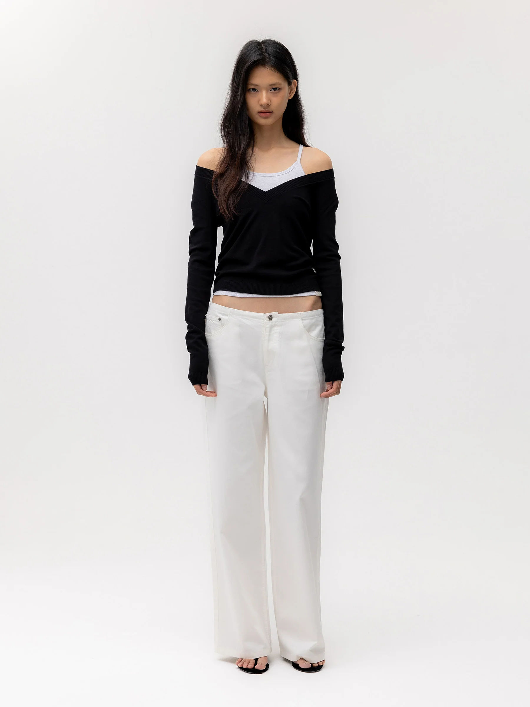 G DEEP V-NECK KNIT - Image 13