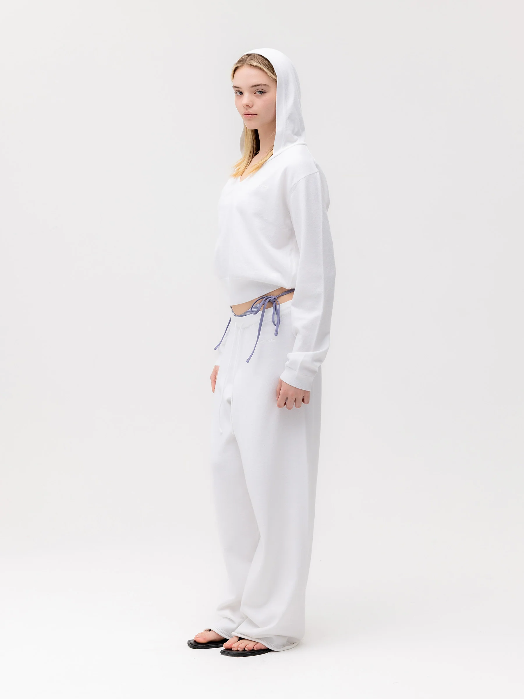 G HUG V-NECK KNIT HOODIE - Image 5