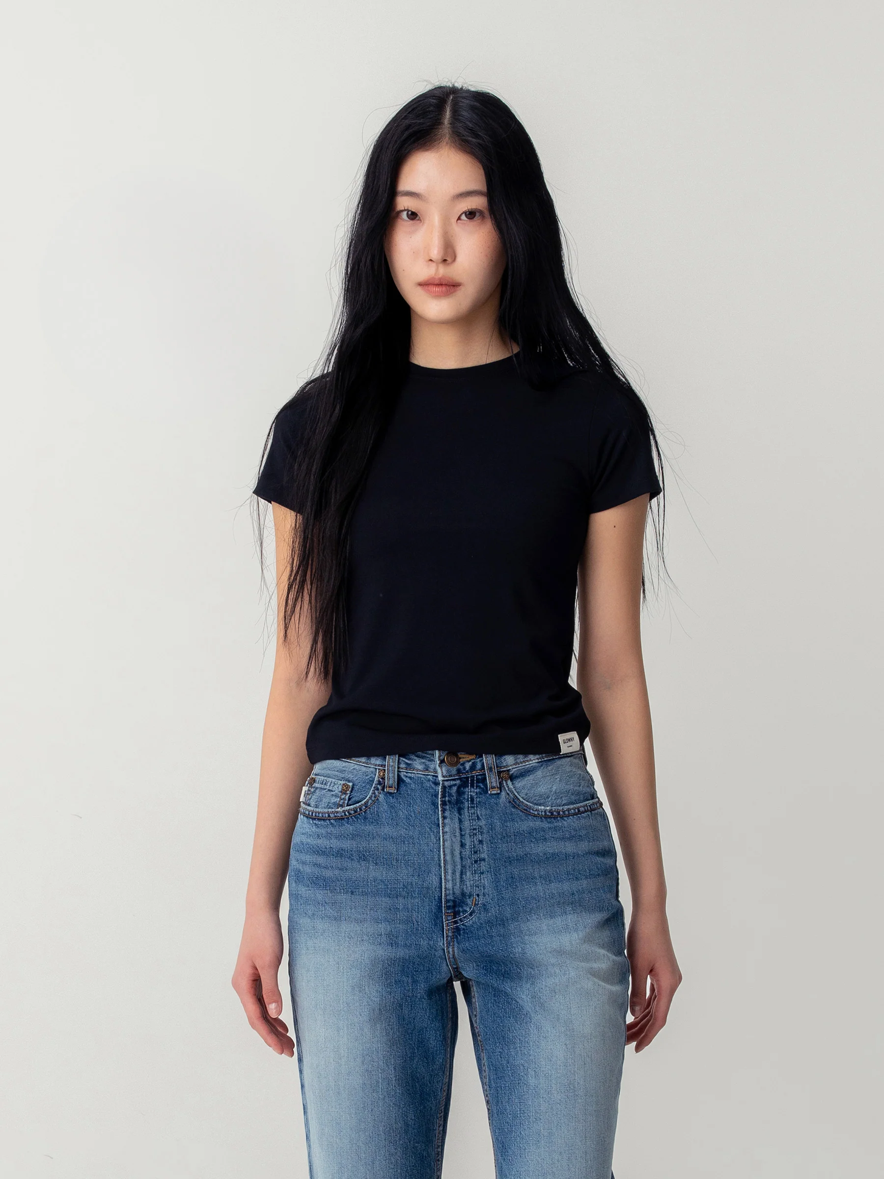 G SOFT FITTED TEE - Image 9