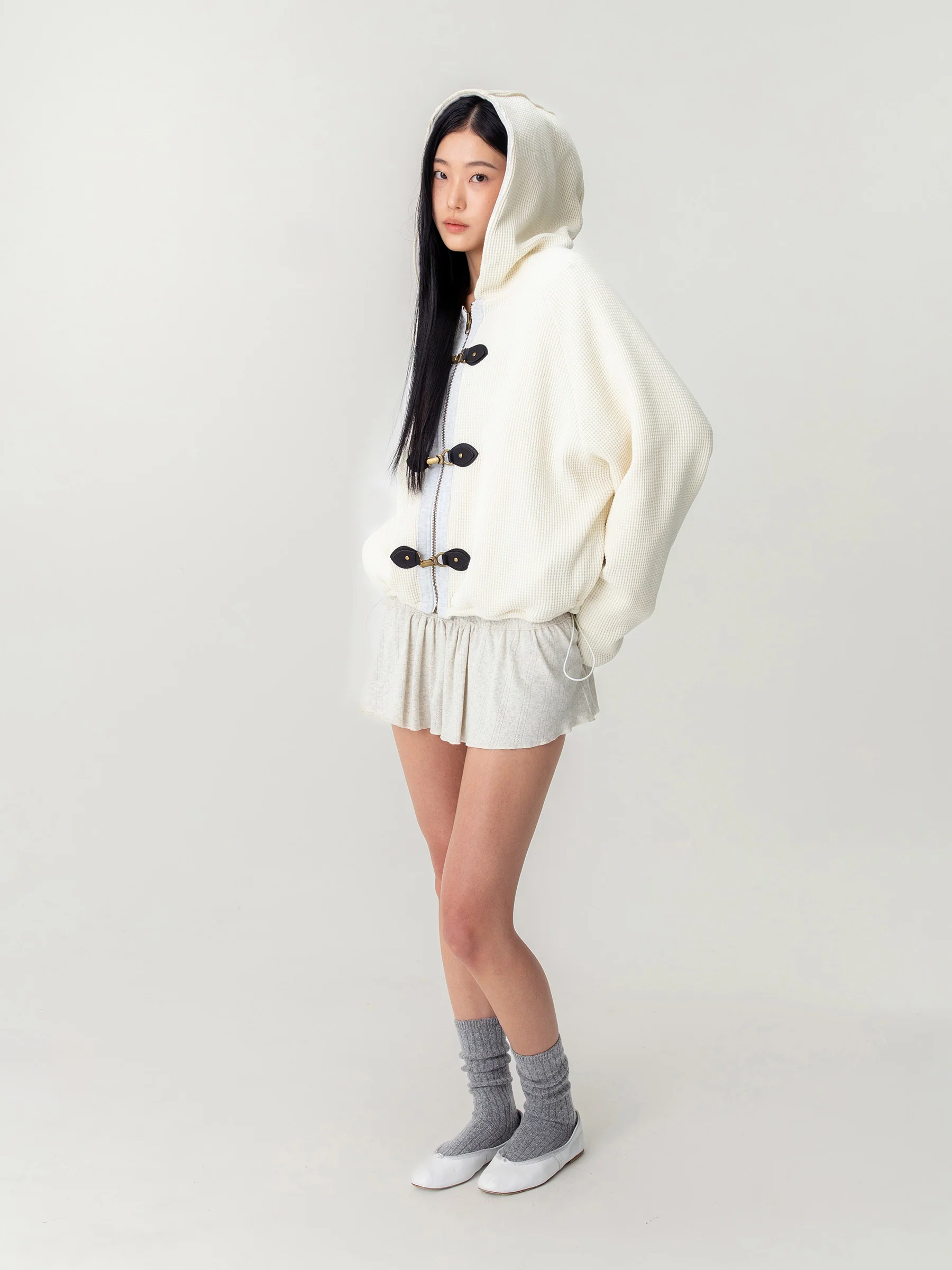 HONEY EYELET SHORTS - Image 6
