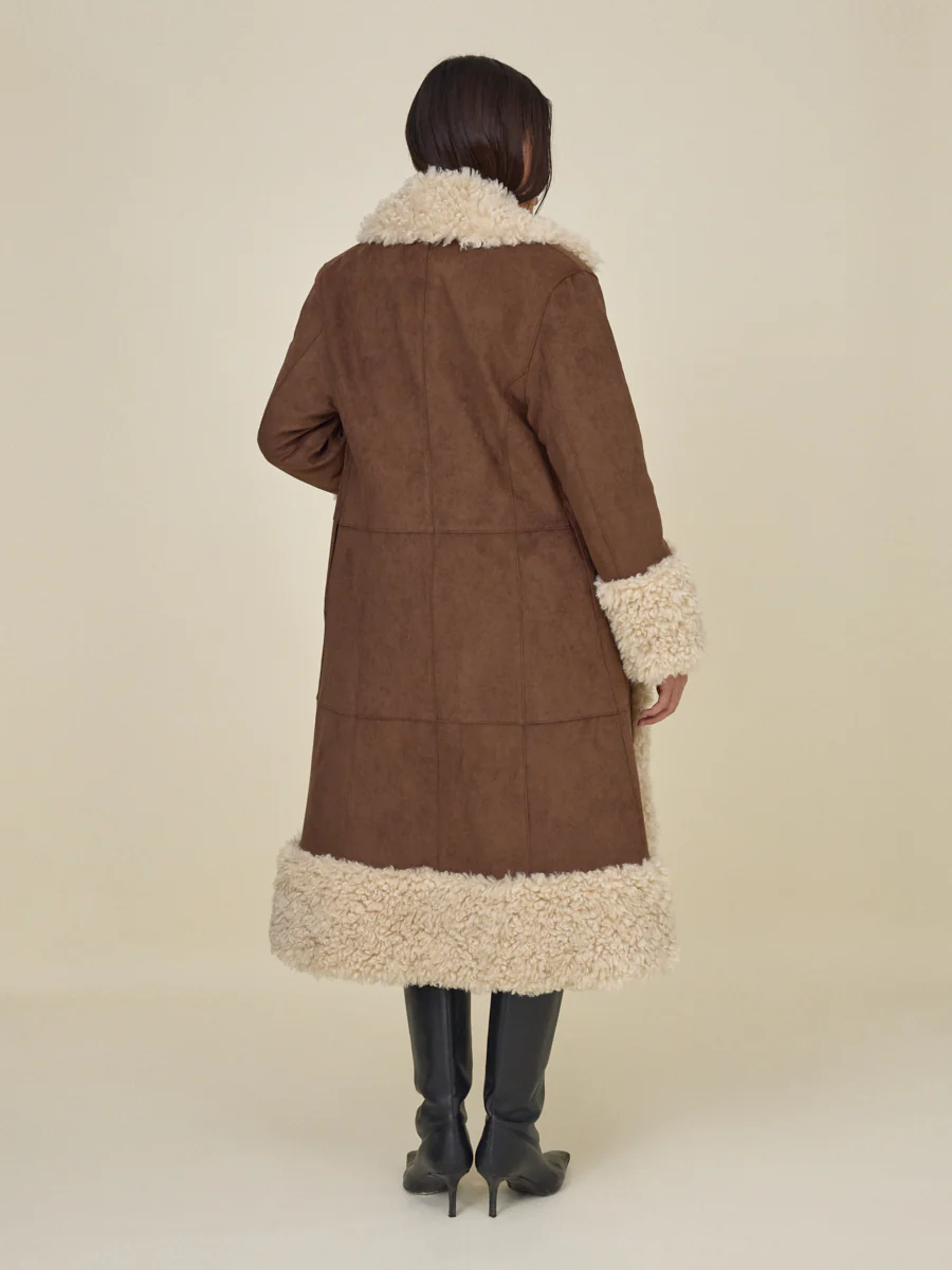 OLSEN FUR COAT - Image 11