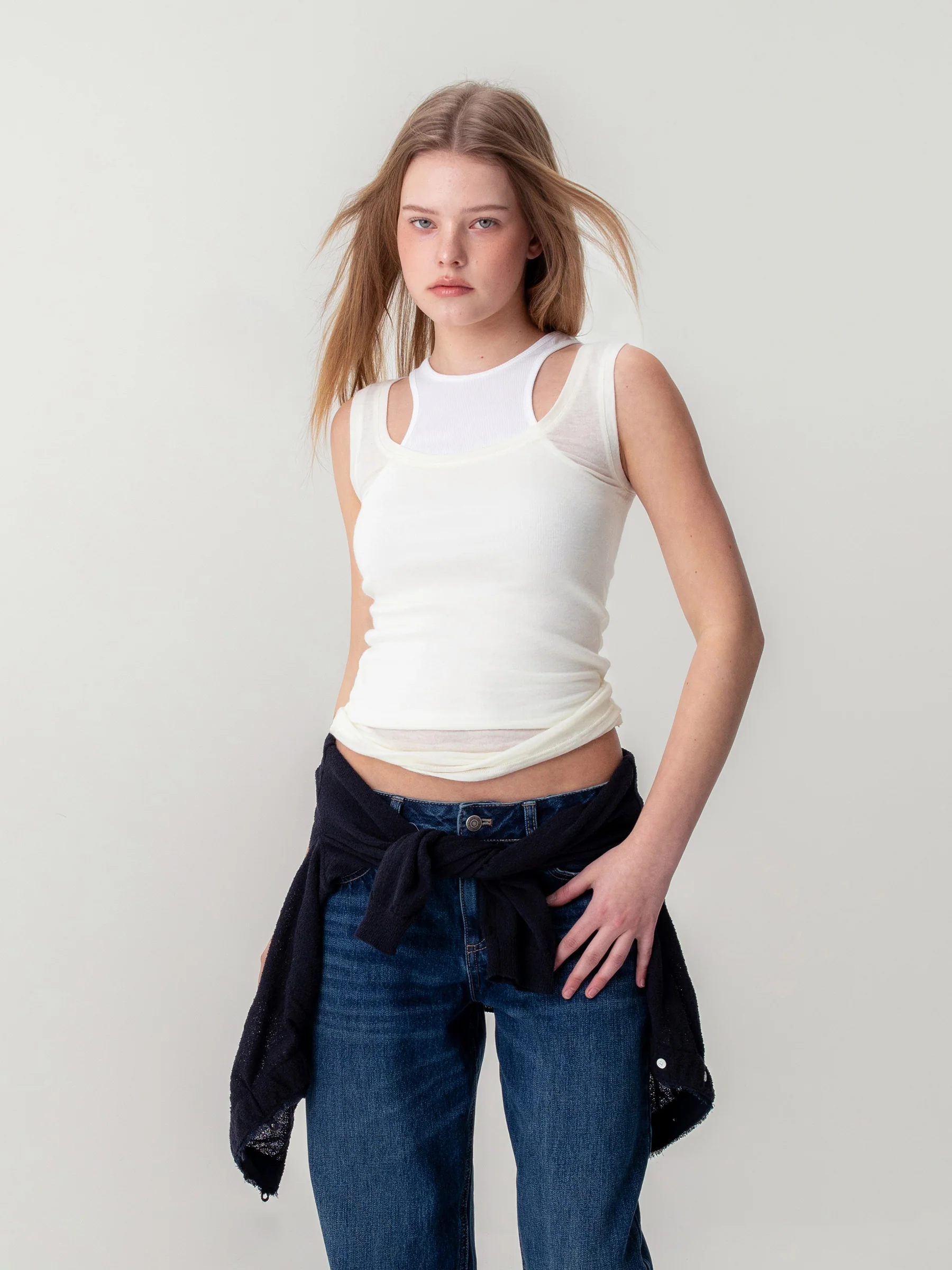 SOFT LAYERED SCOOP TOP - Image 2