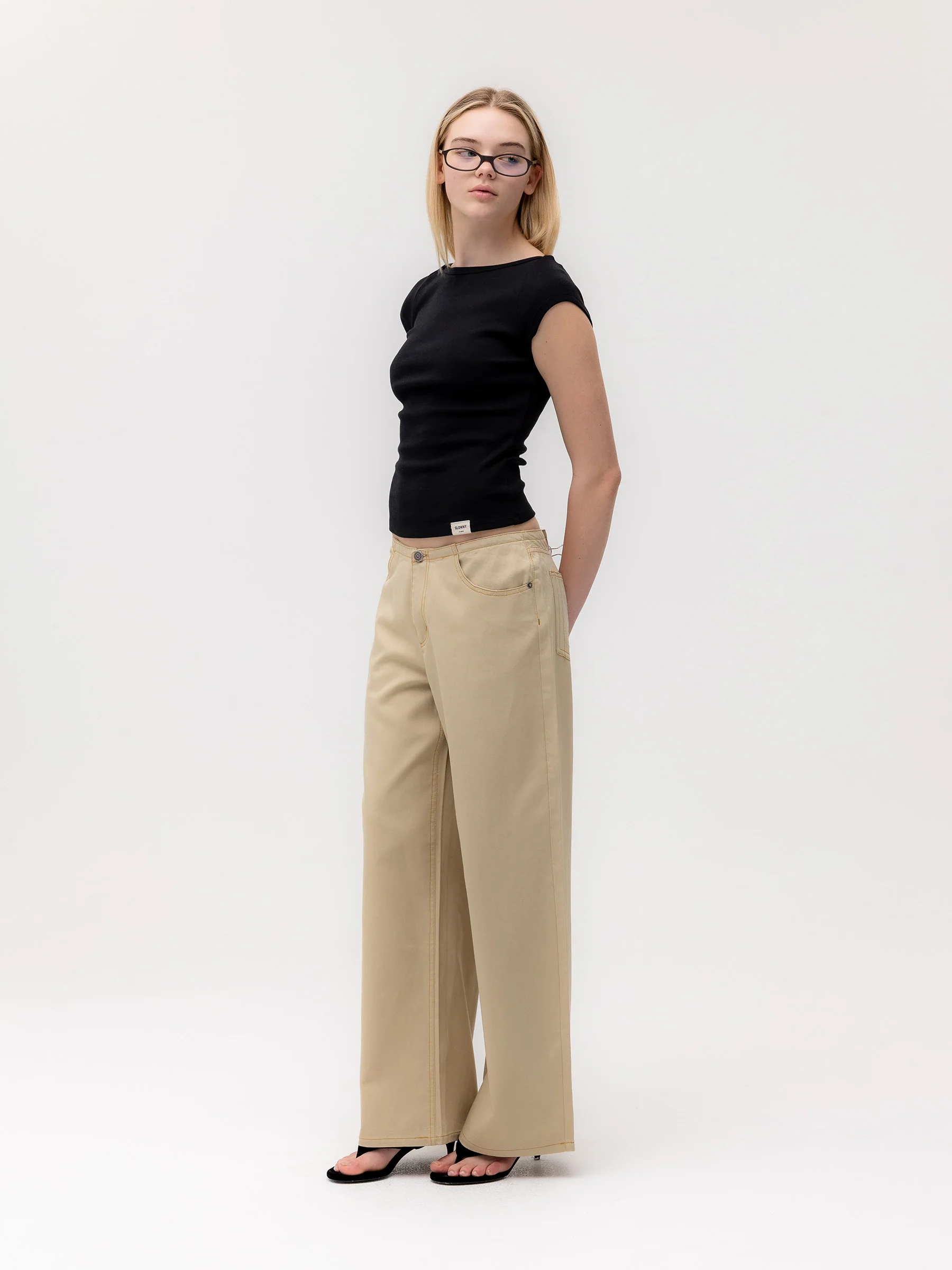 THE SAVANNA JEANS - Image 17
